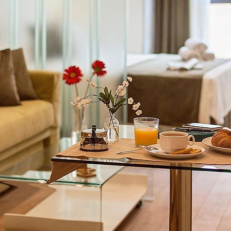 Apartamentos Suites Oficentro Deluxe Málaga Zimmer foto