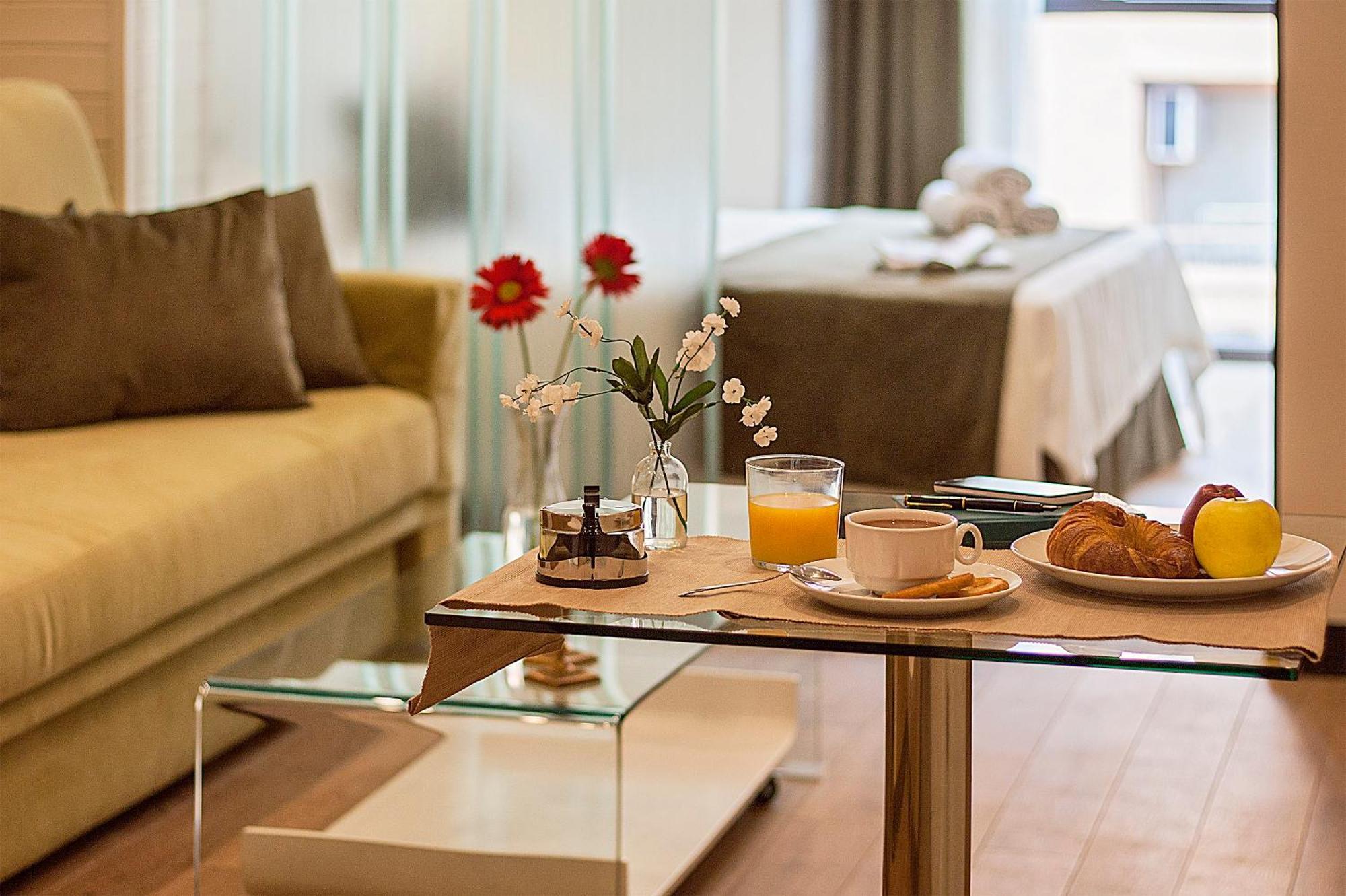 Apartamentos Suites Oficentro Deluxe Málaga Zimmer foto