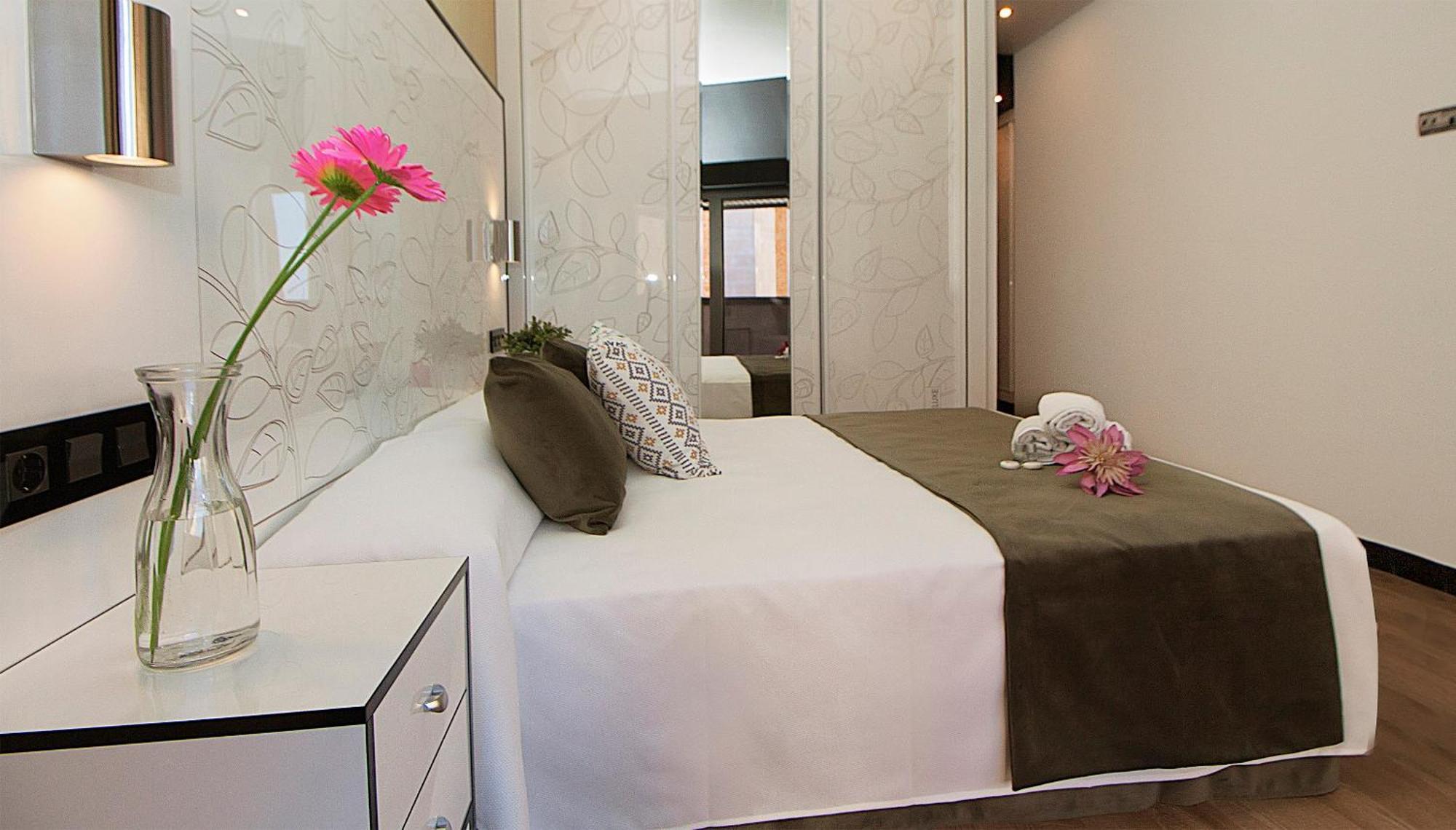 Apartamentos Suites Oficentro Deluxe Málaga Zimmer foto